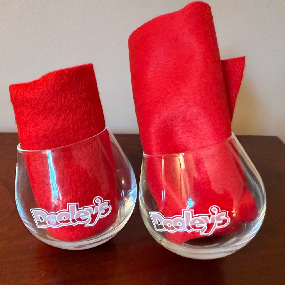 2 Dooley’s Toffee Tipper Round Bottom Wobble Liqueur Glasses 4 Oz Capacity